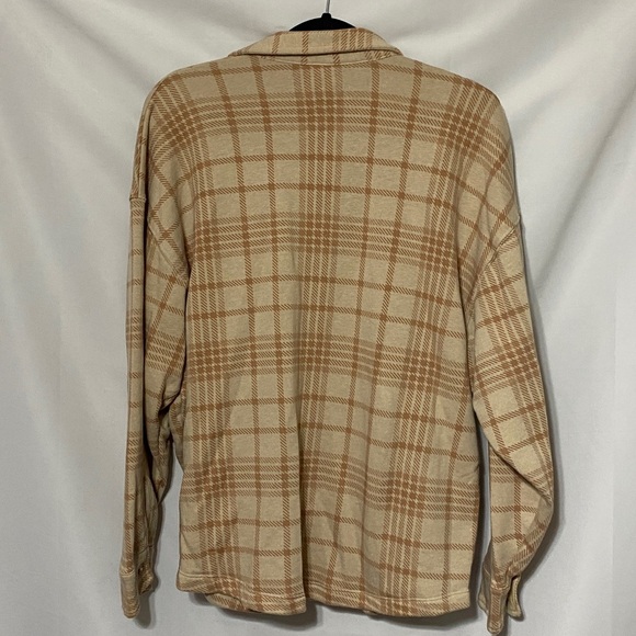 PINK VICTORIA SECRET WO SMALL TAN PLAID FLEECE COMFY LIGHTWEIGHT SHIRT / SHACKET - Picture 8 of 10